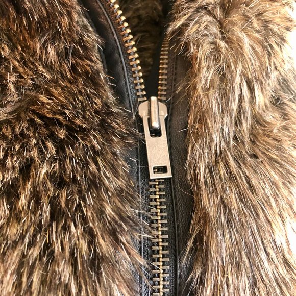 Luxe brown faux fur vest with asymmetric zipper - Picture 6 of 7